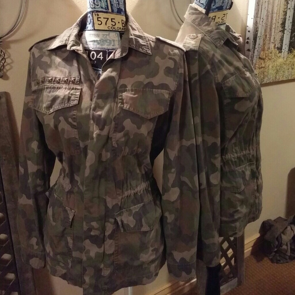 CAMO PRINT JACKET
